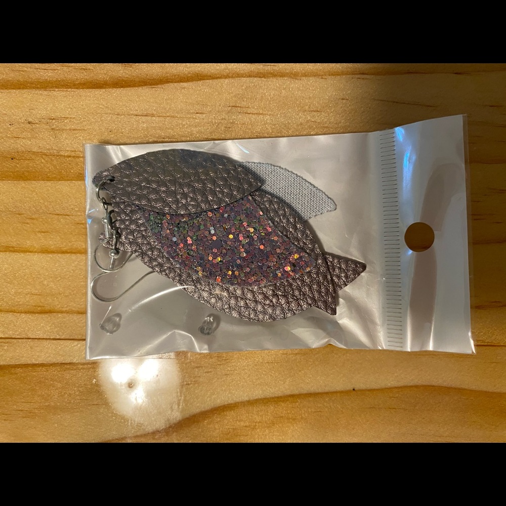 Sparkle leaf earrings FREE with bundle